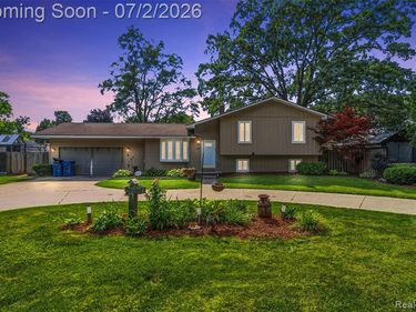 305 East Road, Holly Vlg, MI 48442