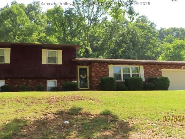 611 Fitzhugh Street, Ravenswood, WV 26164