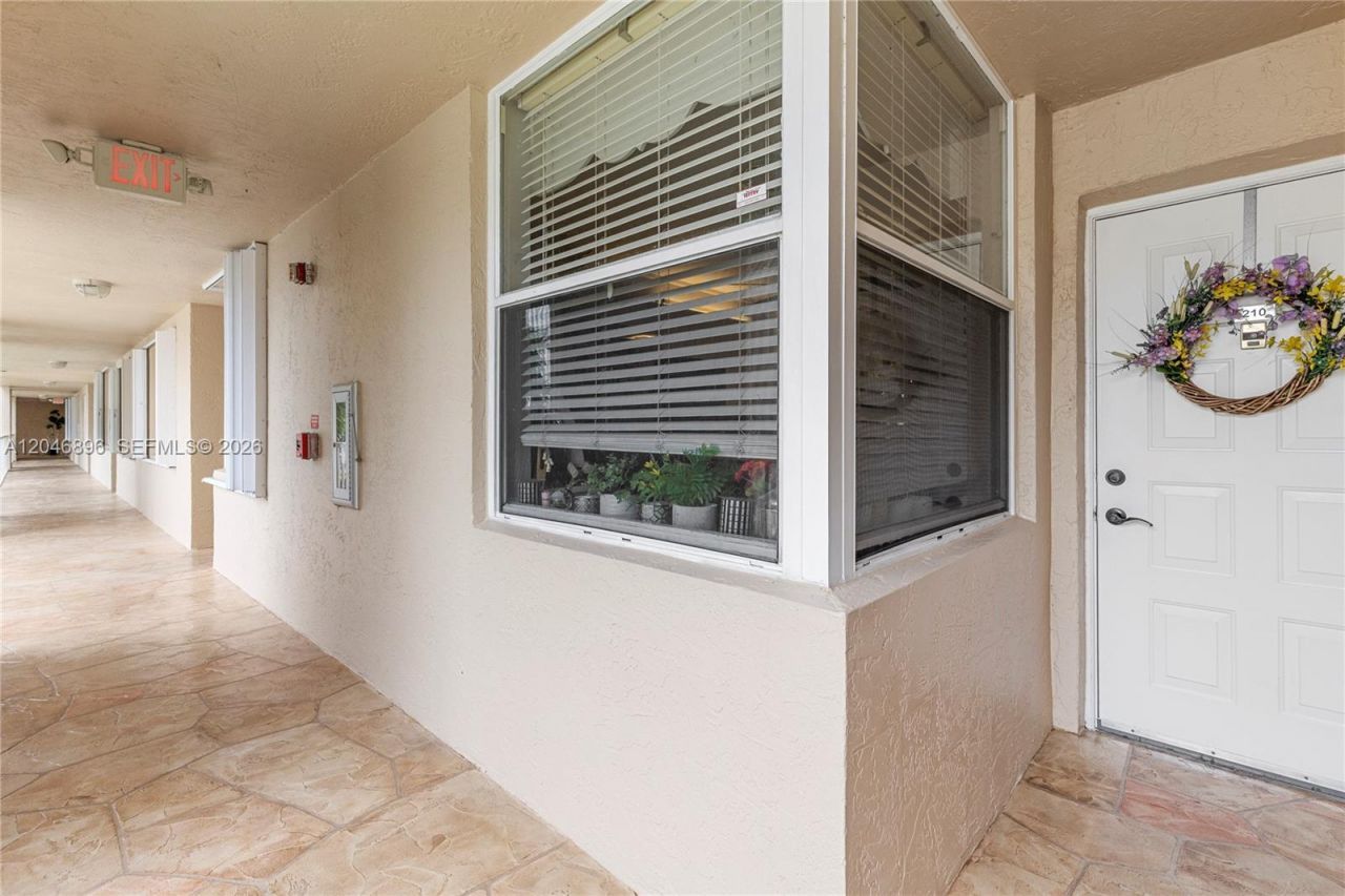 10160 NW 24th Pl, Unit 210, Sunrise, FL 33322 Photo