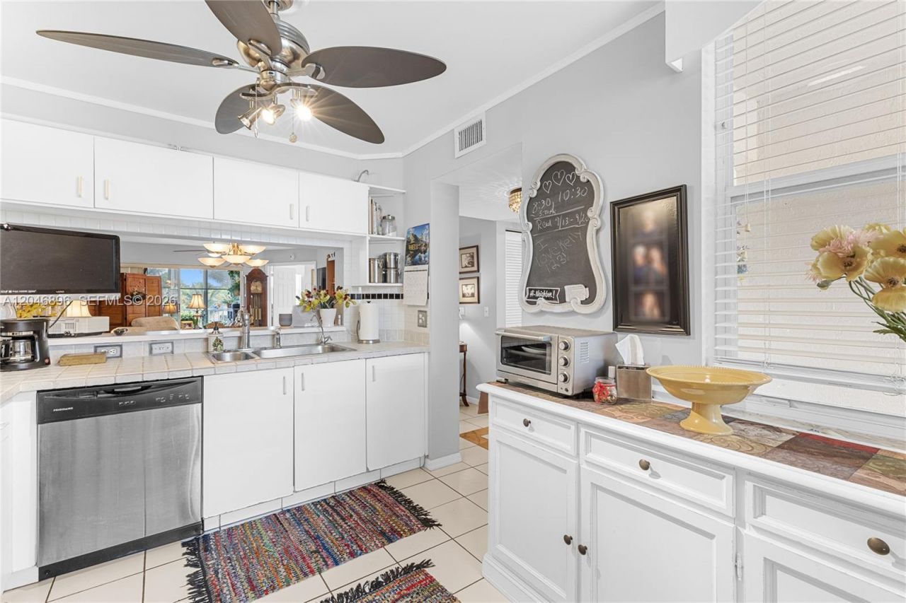 10160 NW 24th Pl, Unit 210, Sunrise, FL 33322 Photo