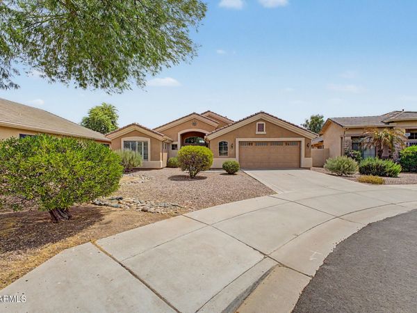 8605 W APACHE Street, Tolleson, AZ 85353