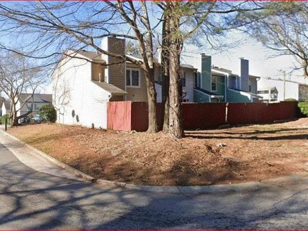 1021 Thornwoode Lane , Stone Mountain, GA 30083