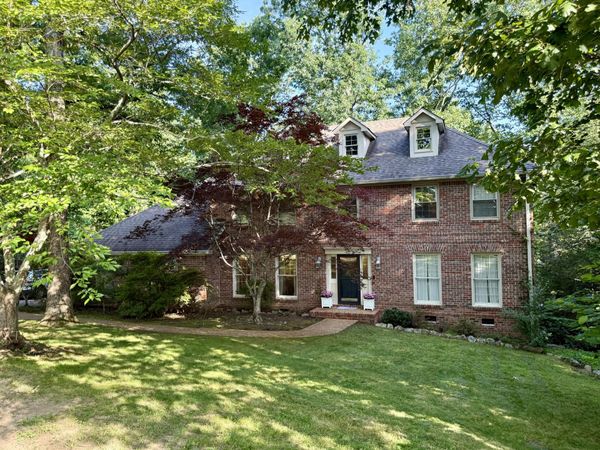 501 N Palisades Drive, Signal Mountain, TN 37377