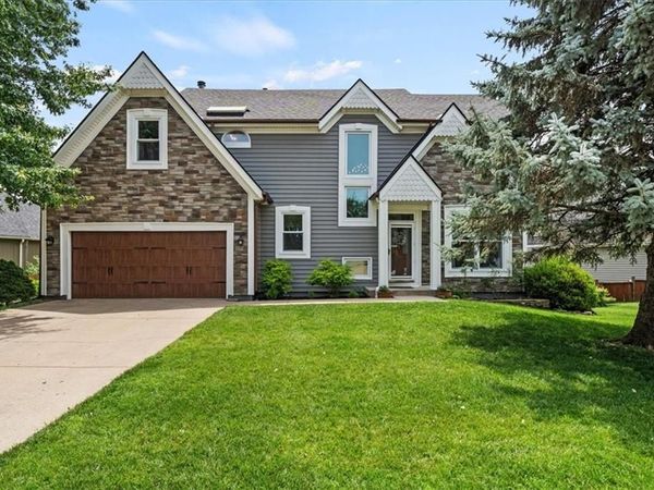 8501 W 149th Terrace, Overland Park, KS 66223