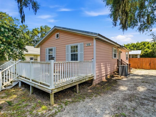 1017 Mallery Street , St. Simons Island, GA 31522
