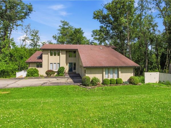 111 Balboa Drive , Monongahela, PA 15063