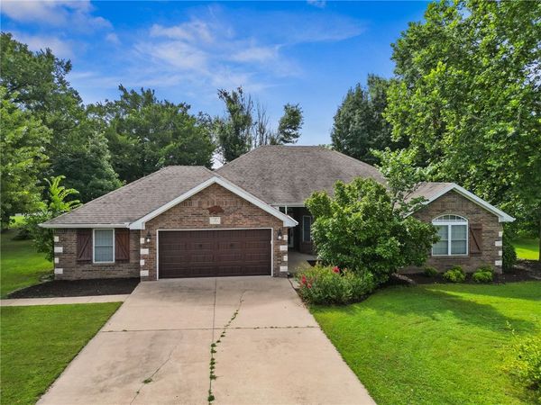 32 Cannich Drive, Bella Vista, AR 72715