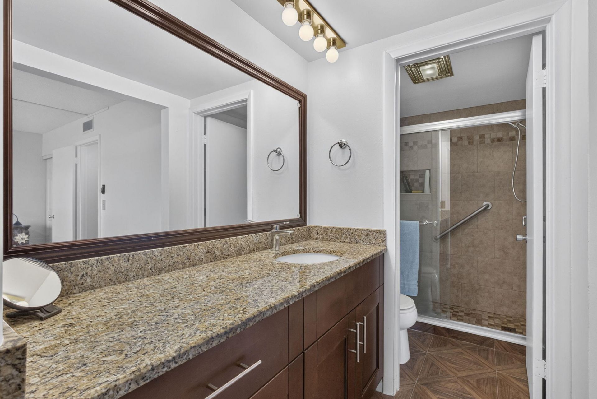 307 Wellington C, West Palm Beach, FL 33417 Photo