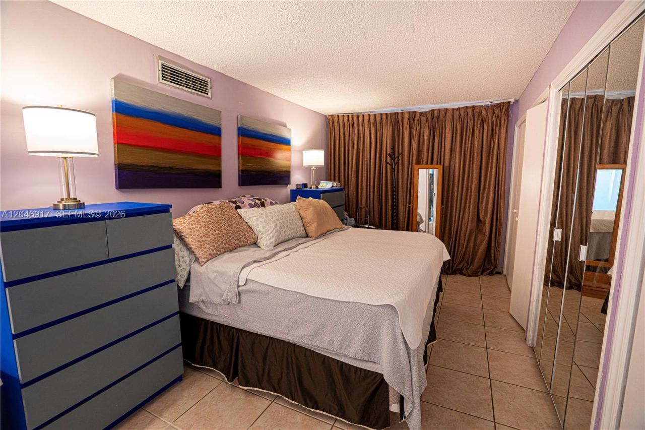 601 Three Islands Blvd , Unit 117, Hallandale Beach, FL 33009 Photo