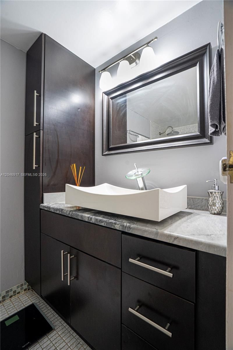 601 Three Islands Blvd , Unit 117, Hallandale Beach, FL 33009 Photo