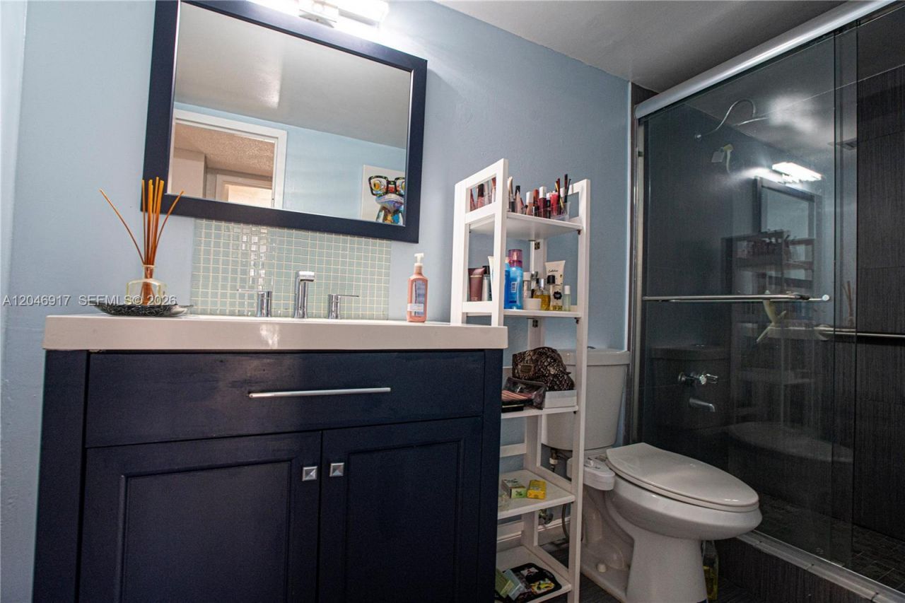 601 Three Islands Blvd , Unit 117, Hallandale Beach, FL 33009 Photo