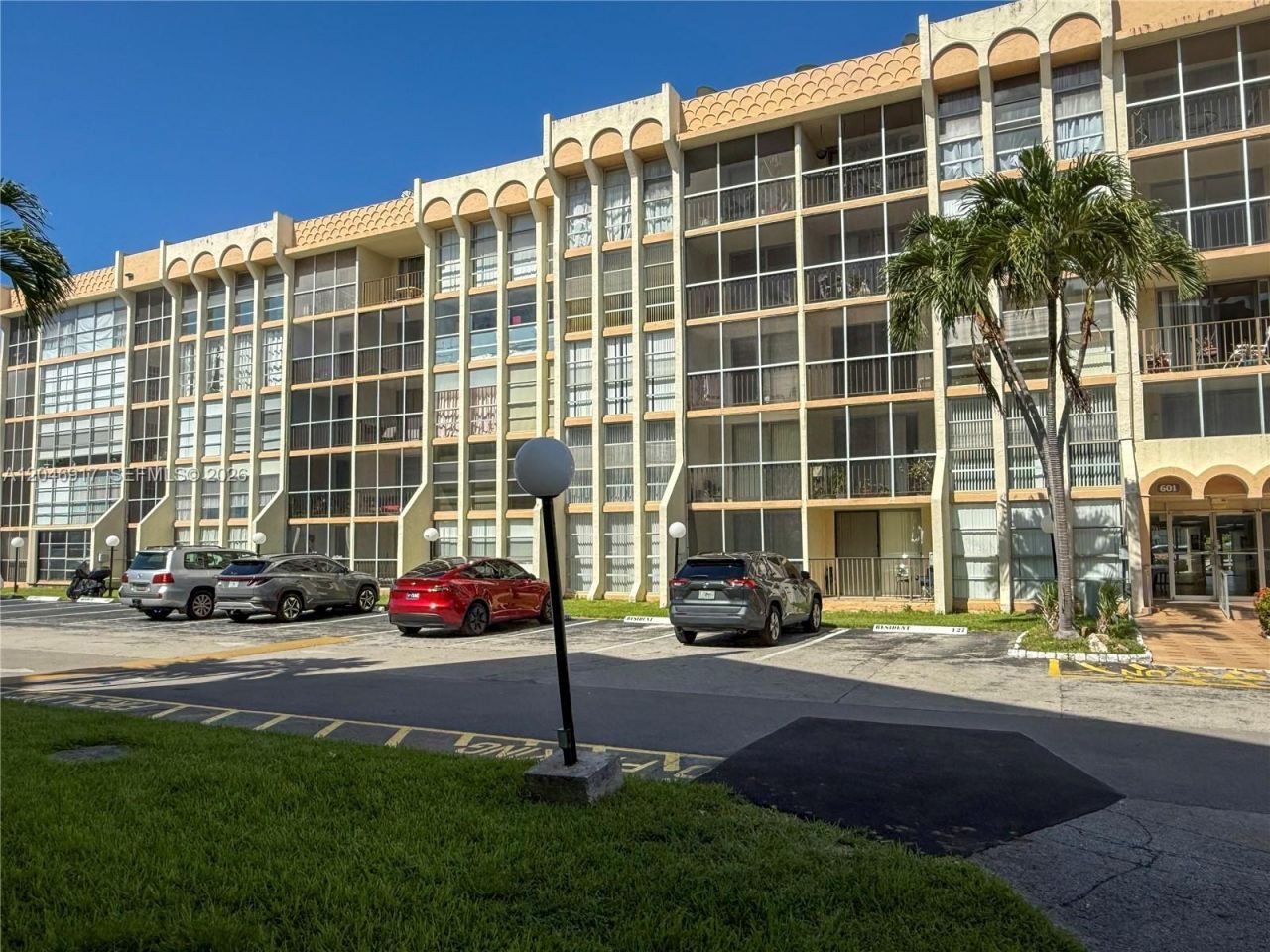 601 Three Islands Blvd , Unit 117, Hallandale Beach, FL 33009 Photo