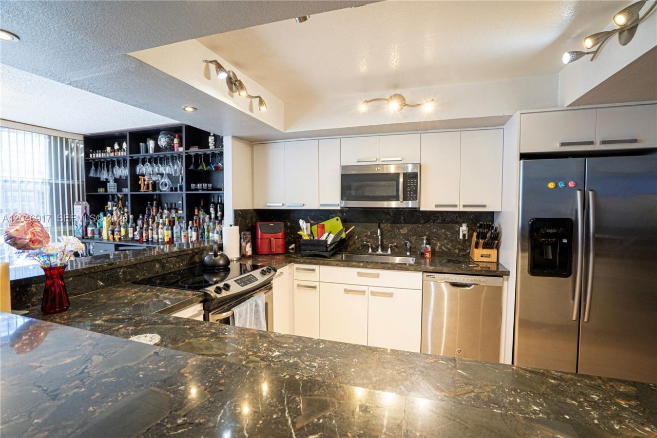 601 Three Islands Blvd , Unit 117, Hallandale Beach, FL 33009 Photo