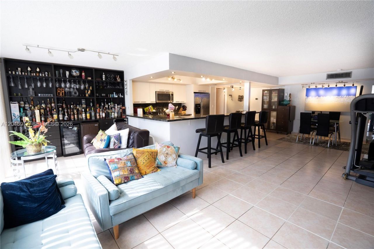 601 Three Islands Blvd , Unit 117, Hallandale Beach, FL 33009 Photo