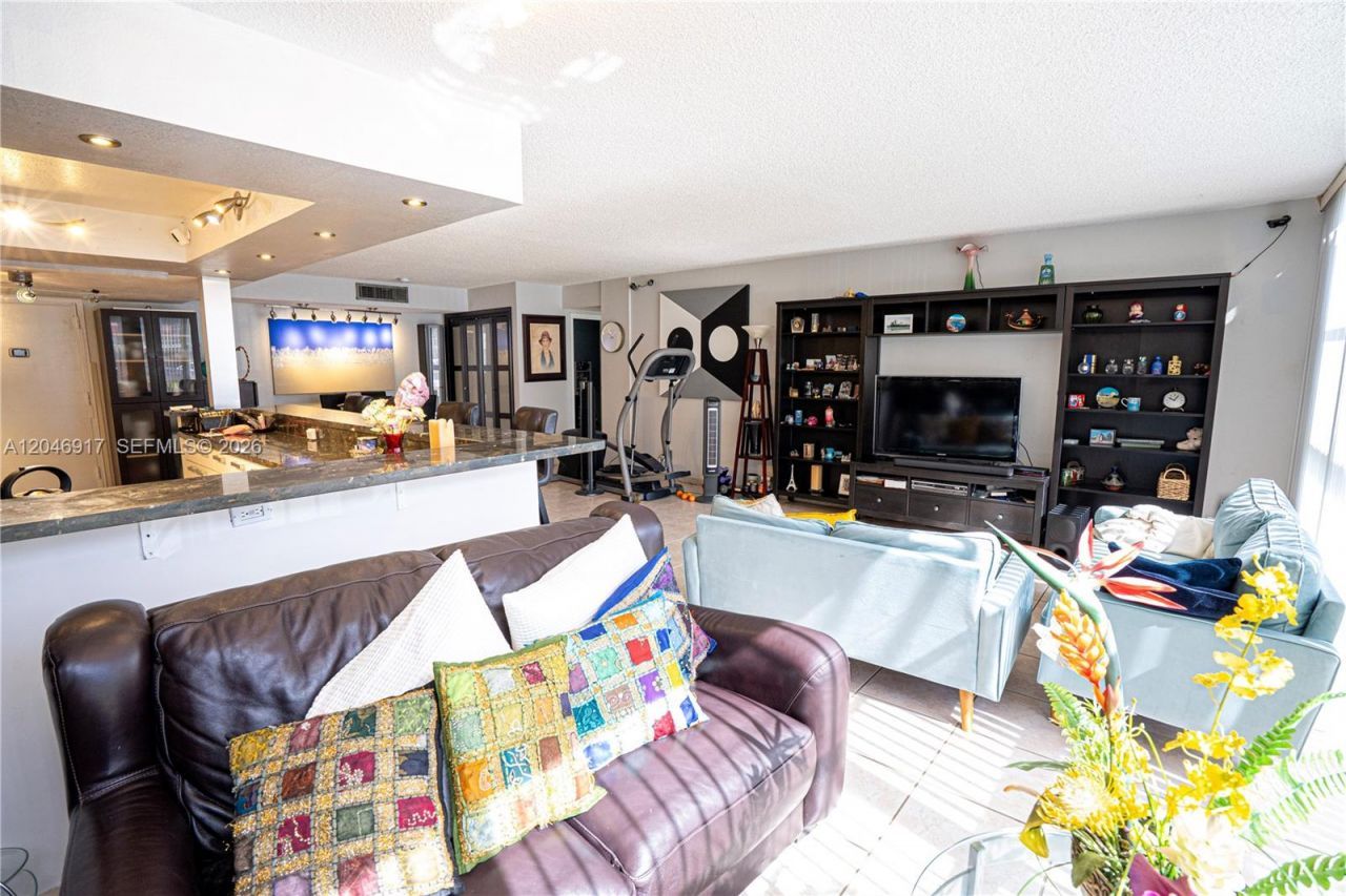 601 Three Islands Blvd , Unit 117, Hallandale Beach, FL 33009 Photo