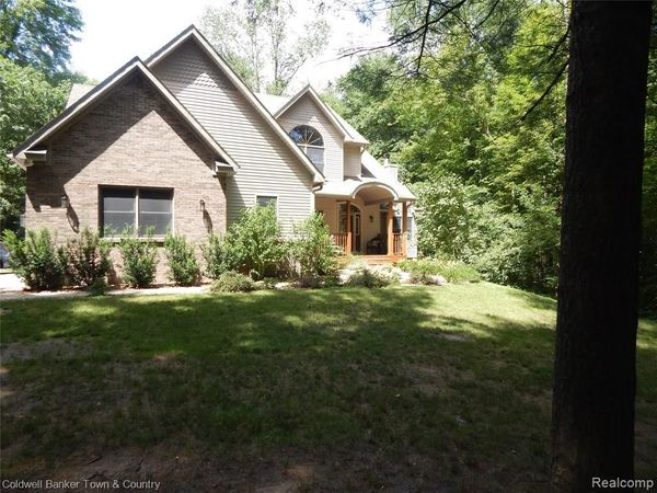3217 Pineview Trail, Genoa Twp, MI 48843