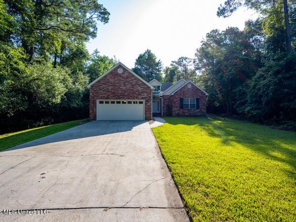 84112 Bayou Drive, Diamondhead, MS 39525