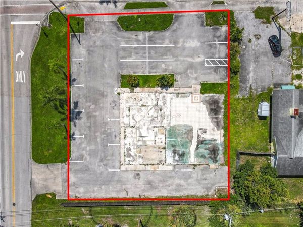 810 21st Street , Vero Beach, FL 32960