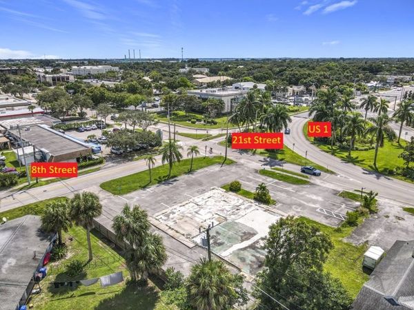 810 21st Street, Vero Beach, FL 32960