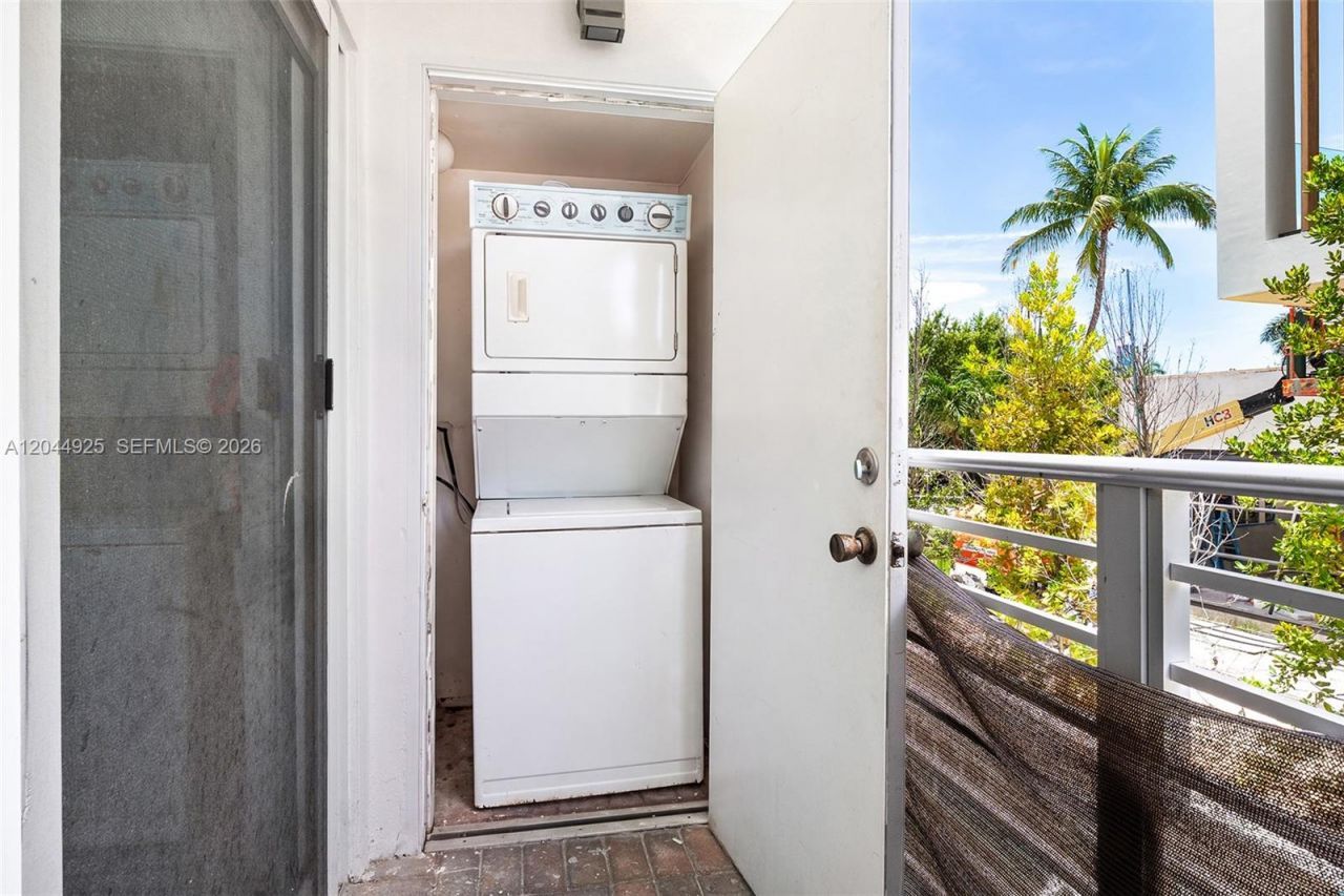 405 N Hibiscus Dr, Unit 204, Miami Beach, FL 33139 Photo