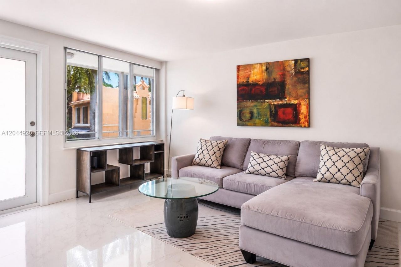 405 N Hibiscus Dr, Unit 204, Miami Beach, FL 33139 Photo