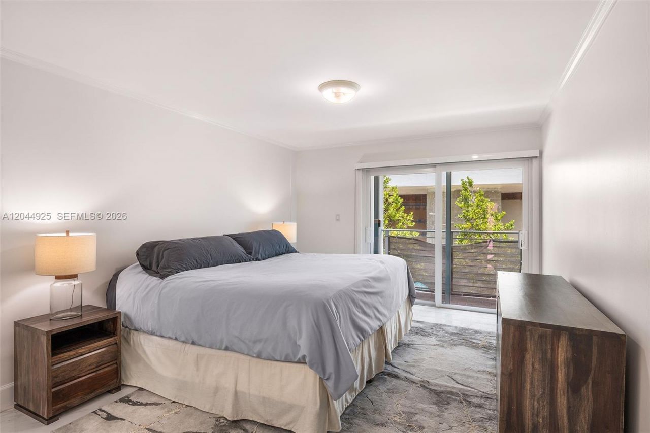 405 N Hibiscus Dr, Unit 204, Miami Beach, FL 33139 Photo