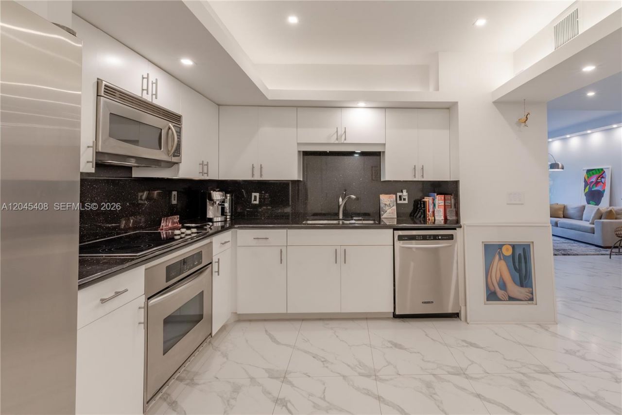 151 Crandon Blvd , Unit 122, Key Biscayne, FL 33149 Photo