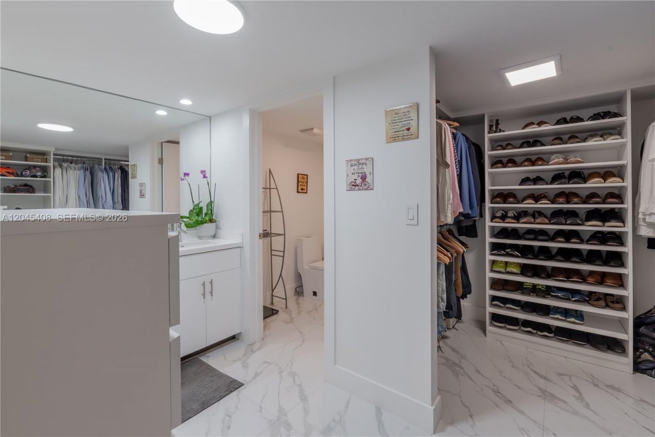 151 Crandon Blvd , Unit 122, Key Biscayne, FL 33149 Photo