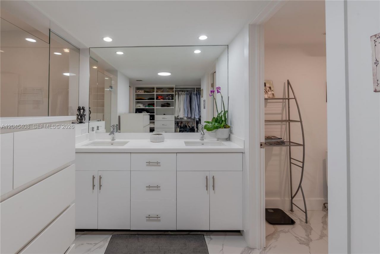 151 Crandon Blvd , Unit 122, Key Biscayne, FL 33149 Photo