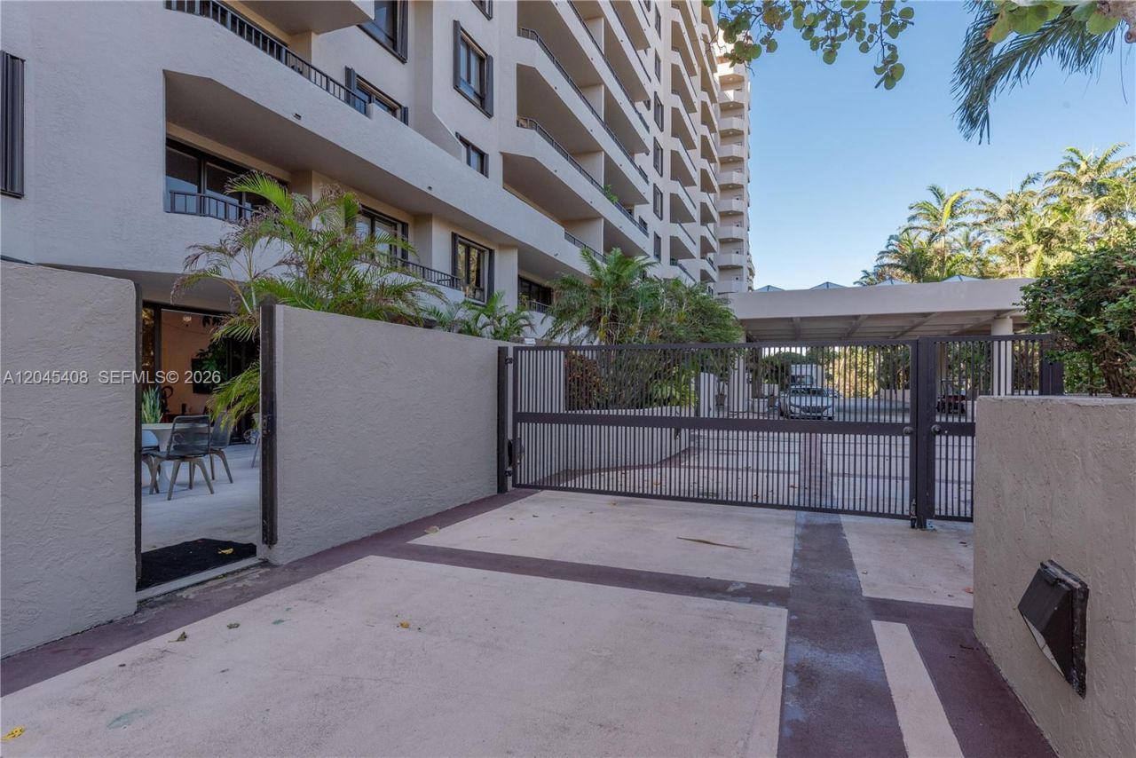 151 Crandon Blvd , Unit 122, Key Biscayne, FL 33149 Photo