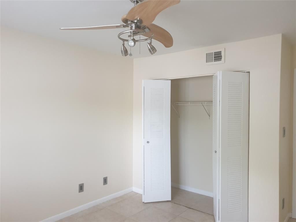 520 S Park Road, Unit 18-12, Hollywood, FL 33021 Photo