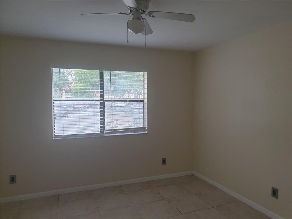 520 S Park Road, Unit 18-12, Hollywood, FL 33021 Photo