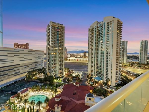 2857 Paradise Road, Unit 2006, Las Vegas, NV 89109