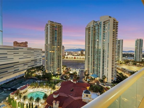 2857 Paradise Road, Unit 2006, Las Vegas, NV 89109