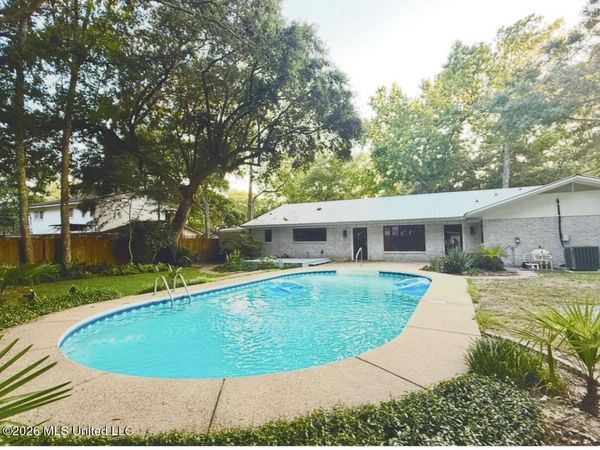 1412 Oldfield Drive, Gautier, MS 39553