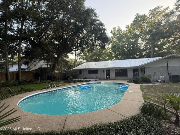 1412 Oldfield Drive, Gautier, MS 39553