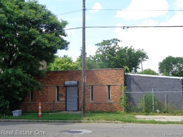 2950 Puritan Street , Detroit, MI 48238