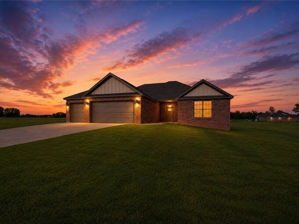 2550 Peterson Road , Gentry, AR 72734
