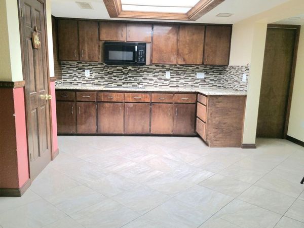 9337 W SAN MIGUEL Avenue, Glendale, AZ 85305