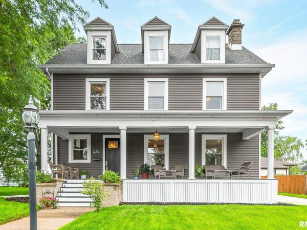 201 W BURTON Avenue, Eureka, IL 61530