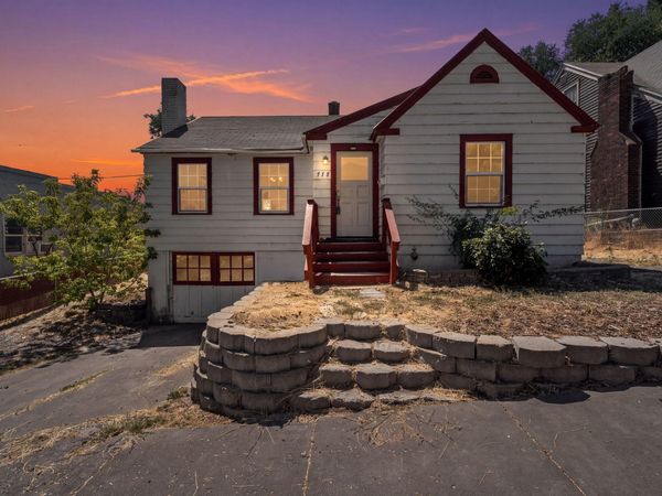 718 Roseway Drive, Klamath Falls, OR 97601