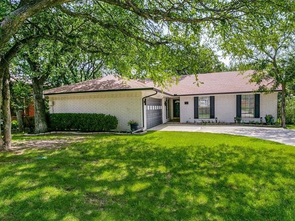 204 Tharp Drive, Highland Village, TX 75077