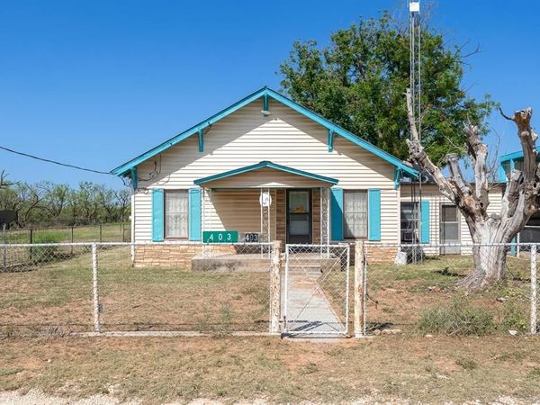 403 N Plano Avenue, Blackwell, TX 79506