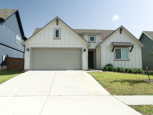 121 NETHERLAND ST, San Marcos, TX 78666
