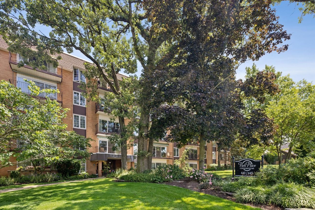 441 N Park Boulevard, Unit 4I, Glen Ellyn, IL 60137 Main Photo