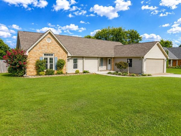 215 Oakview Cir , Killen, AL 35645