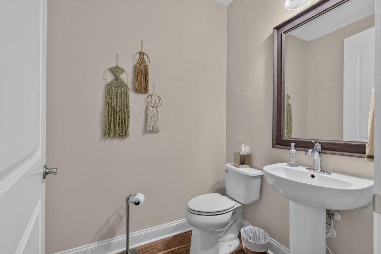 536 Four Seasons Photo 11