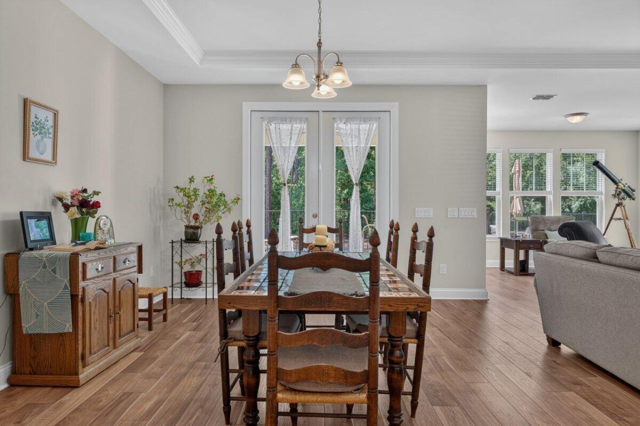 536 Four Seasons Photo 24