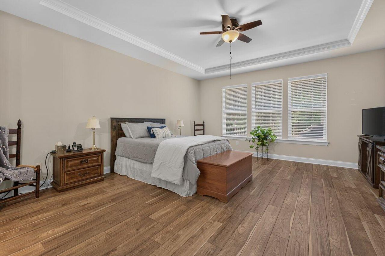 536 Four Seasons Photo 26