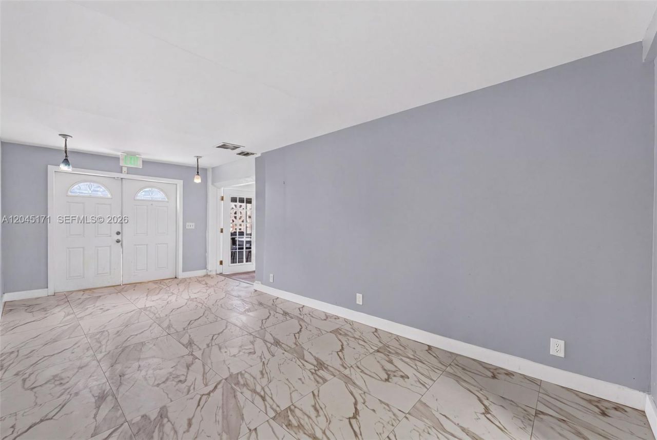 1805 N Dixie Hwy , Fort Lauderdale, FL 33305 Photo